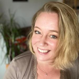 Blütezeit - Online-Coaching für Autisten und Hochsensible für mehr Selbstbewusstsein by Carmen Hanke