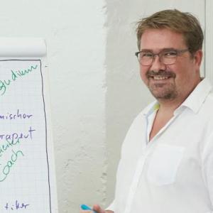 Claus Brune: Karrieretherapie - zufrieden leben und arbeiten